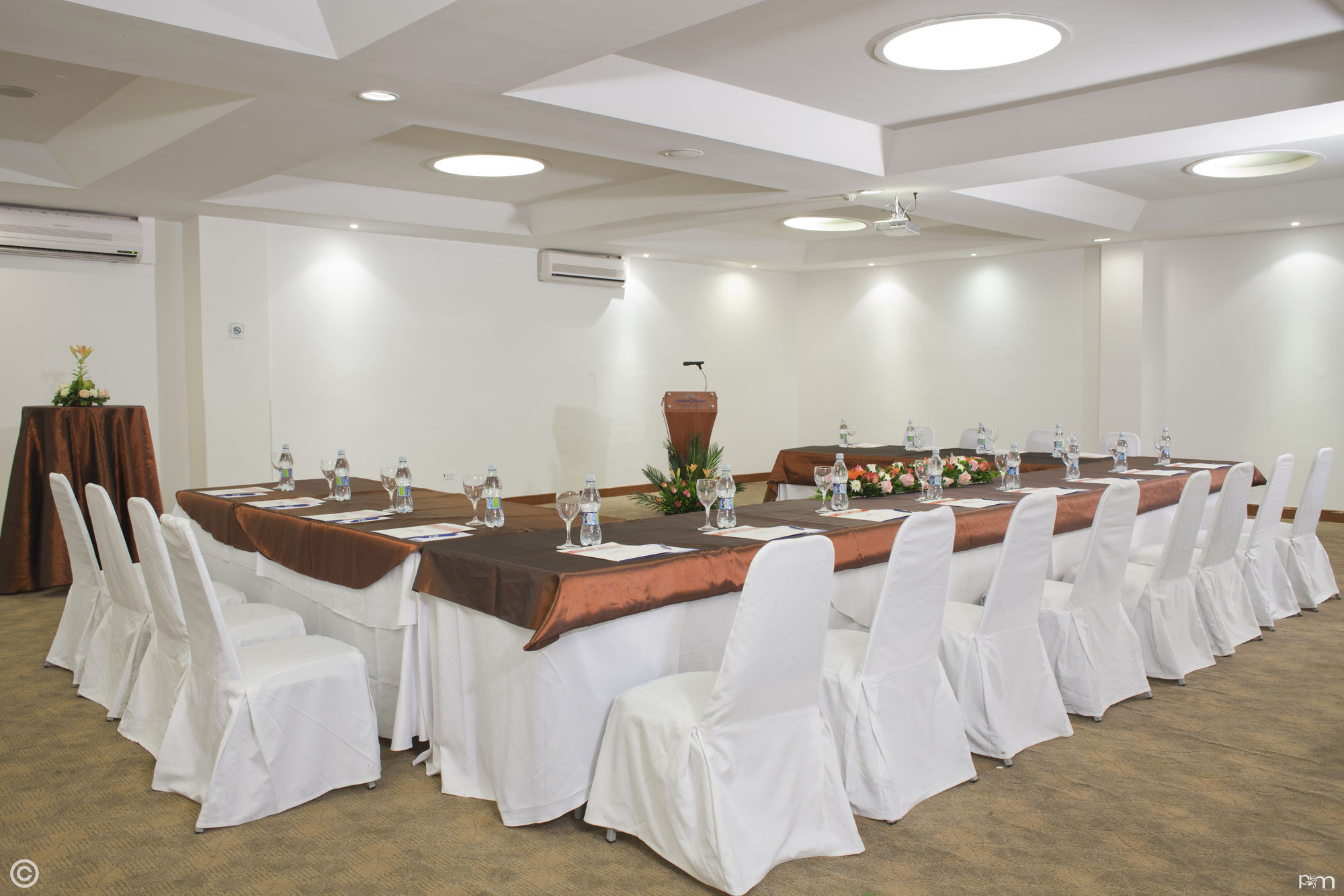 Sonesta Hotel Лоха Экстерьер фото
